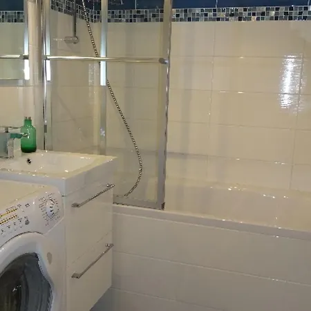 Apartmán Calme Avec Terrasse, 2-4 Personnes, - Fr-1-843-9