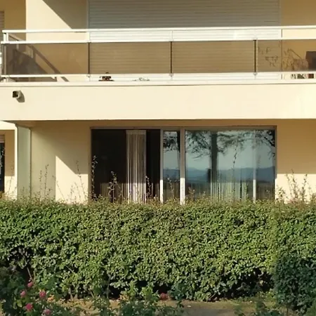 Calme Avec Terrasse, 2-4 Personnes, - Fr-1-843-9 Le Croisic