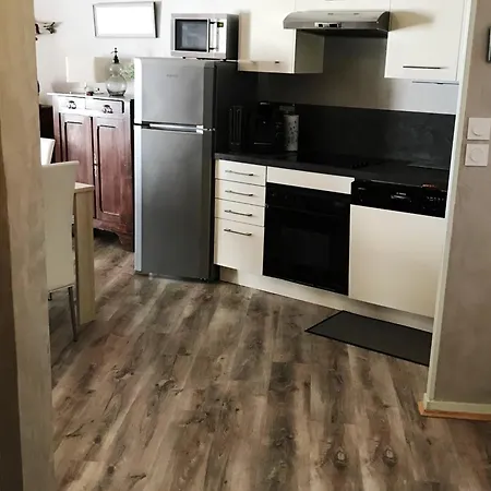 Calme Avec Terrasse, 2-4 Personnes, - Fr-1-843-9