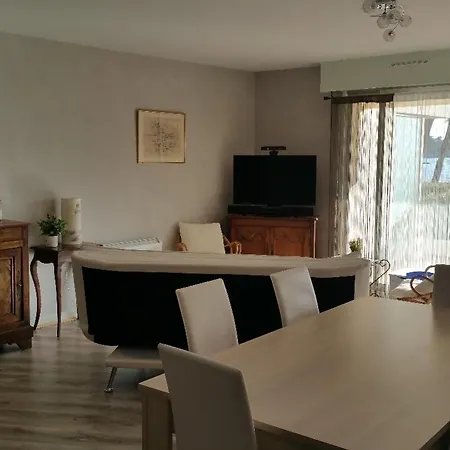 Calme Avec Terrasse, 2-4 Personnes, - Fr-1-843-9 Apartmán