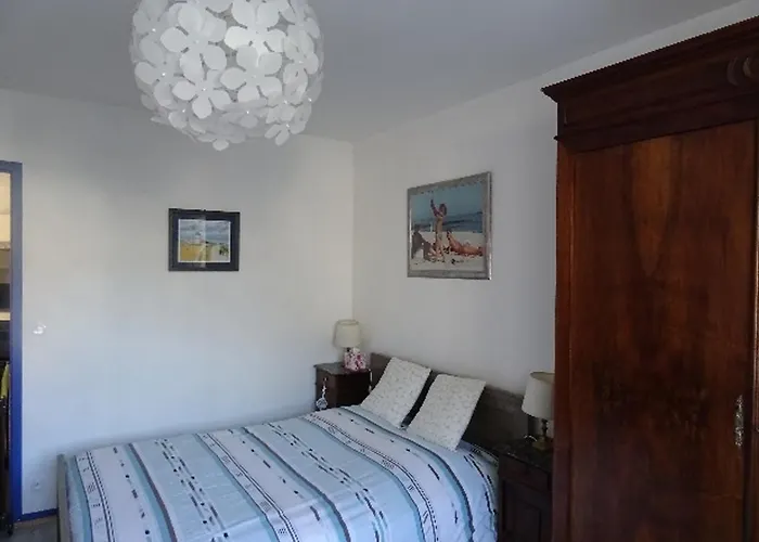 Calme Avec Terrasse, 2-4 Personnes, - Fr-1-843-9 Le Croisic